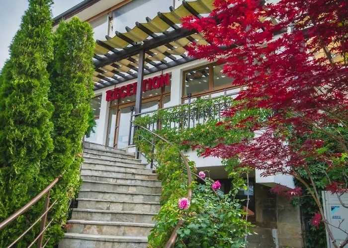 Marina Trio Апартамент *